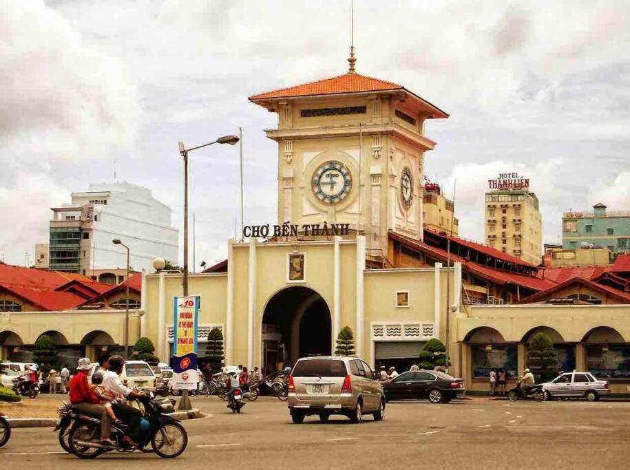 Saigonese Lifestyle - Near Ben Thanh Market Apartment